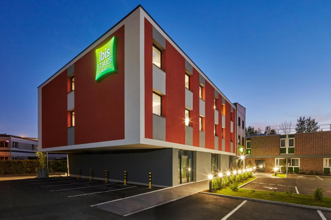 Ibis Styles Lisses 3* Évry